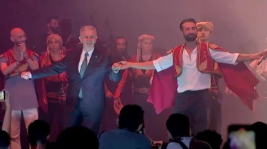 Mansur Yavaş, Tan Taşçı ile ‘Hüdayda’ oynadı