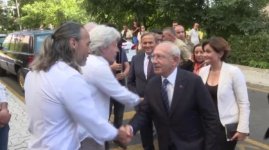 CHP Genel Başkanı Kemal Kılıçdaroğlu, sanatçı Cüneyt Arkın’ın ailesini ziyaret etti