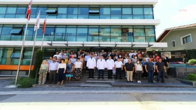 Eczacılardan Doktor Ekrem Karakaya için siyah kurdeleli anma töreni