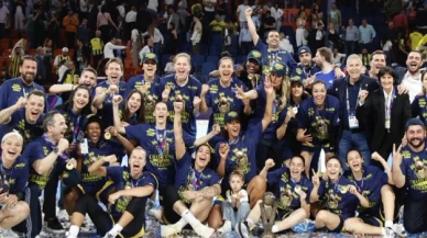 Fenerbahçe Alagöz Holding 2023-2024 sezonunun şampiyonu oldu