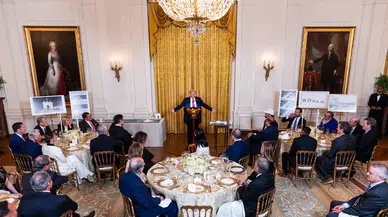 Donald Trump, Beyaz Saray’a 200 milyon dolar değerinde balo salonu inşa ettiriyor: Kimler bağışta bulunacak?