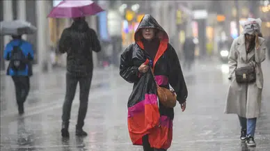 Meteoroloji’den kritik uyarı: Batı bölgelerinde sıcaklık düşüyor, kuvvetli yağış geliyor