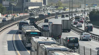 İstanbul’da iki metrobüs çarpıştı: 1 yaralı