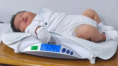 Bursa'da 6 kilo 150 gram ağırlığıyla dünyaya gelen Ali Atilla bebek son yılların en büyük bebeği oldu