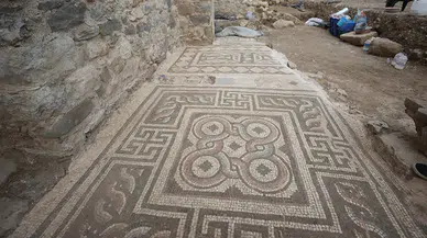 Olympos Antik Kenti'nde yaklaşık 200 metrekarelik hamam yapısı keşfedildi