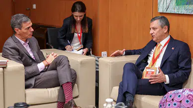 CHP lideri Özgür Özel, Madrid’de İspanya Başbakanı Pedro Sanchez ile bir araya geldi