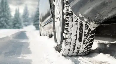 Kış lastiği fiyatlarında yüzde 30 artış: Süre daraldı, kuyruklar çoğaldı