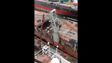 Tuzla Tersaneler Bölgesi’nde gemi yan yattı: 1 ölü, çok sayıda işçi denize düştü