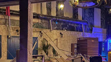 Bornova’da eğlence mekanında tavan çöktü: 6 yaralı