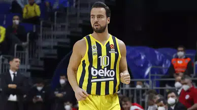 Fenerbahçe Basketbol kaptanı Melih Mahmutoğlu’nun ehliyetine alkollü araç kullanımı nedeniyle el konuldu