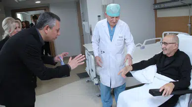 CHP lideri Özel’den eski CHP Genel Başkanı Hikmet Çetin’e ziyaret