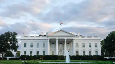 ABD’de federal iş gücünde dev küçülme: 300 bin kişi işten çıkarılacak