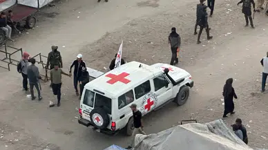 İsrail ve Hamas arasında esir takası başladı: 20 rehine Kızılhaç’a teslim edildi