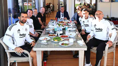 Beşiktaş Başkanı Serdal Adalı, Fenerbahçe derbisi öncesi futbol takımıyla moral yemeğinde buluştu