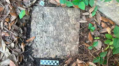 Arka bahçelerinde 2 bin yıllık Roma mezarı bulmalarının ardından devreye FBI girdi