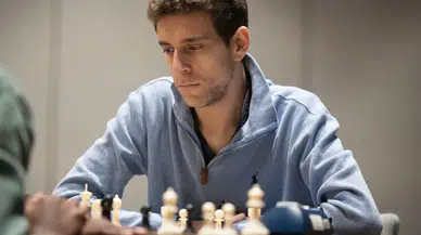 Satranç büyükustası Naroditsky 29 yaşında yaşamını yitirdi