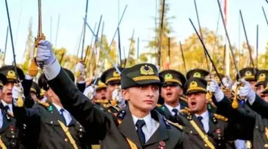 Özgür Özel: Sırf bizi çıldırtmak için dört kadın teğmeni ordudan ihraç ettiler