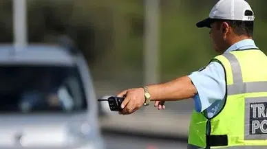 Ali Yerlikaya’dan makas atan sürücülere uyarı: Yeni Trafik Kanunu ile ehliyet ve araç geri alınacak