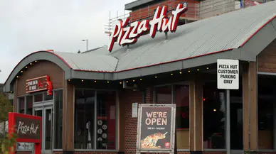 Pizza Hut İngiltere’de iflas etti: 68 restoran kapanıyor