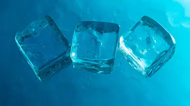 Bilim insanları oda sıcaklığında erimeyen yeni buz türü geliştirdi