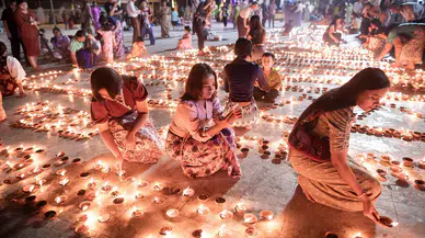 Myanmar'da Budist festivaline bombalı saldırı düzenlendi: 40 ölü, 80'i aşkın yaralı