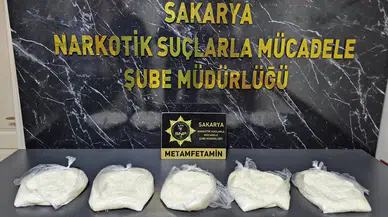 Emekli polis aracında 5 kilo uyuşturucu ile yakalandı