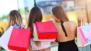 Z kuşağı moda kurallarını yeniden yazıyor: Markalar artık onları anlamak zorunda