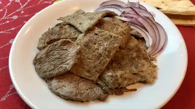 Evde Restoran Lezzeti: Yağlı Kağıtta Yaprak Döner Tarifi