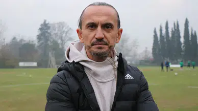 Fenerbahçe'nin efsane futbolcularından Tuncay Şanlı sarı-lacivertli kulübe döndü