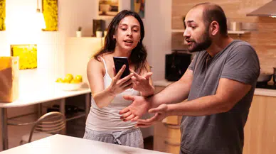 İlişkilerde en büyük düşman: Kıskançlık! İşte yenmenin yolları