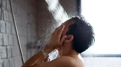 Duş alırken bunu fark edemiyorsanız dikkat: Demans işareti olabilir