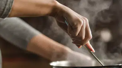 Bu yemekleri asla tekrar ısıtmayın! Uzmanlar uyardı: Ölümcül zehirlenmelere yol açabilir