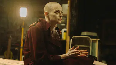 Emma Stone, Lanthimos'un ‘Bugonia’ filmi için saçlarını kazıtmaya nasıl ikna oldu?