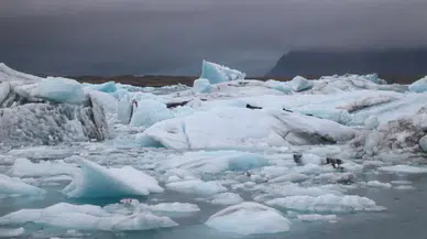 Grönland’ın altında saklı gerçek ortaya çıktı: Buzlar neden daha hızlı eriyor?