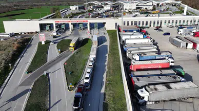 Yunan çiftçilerinin protestoları, Türk TIR'larını yolda bıraktı