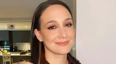 Gupse Özay’dan nostalji paylaşımı: Liseli haline beğeni yağdı