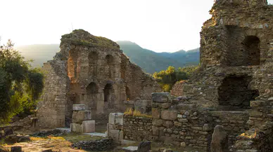 Nysa Antik Kenti’nde 1800 yıllık kütüphane merdivenleri gün yüzüne çıkarıldı