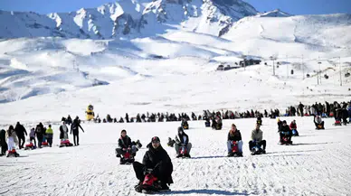 Kayak sezonu başladı: Palandöken kar kalınlığında zirvede