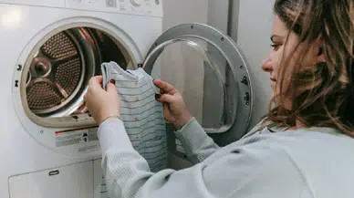 Yıllardır yanlış biliniyor: Çamaşır makinesinde bu alışkanlık arızaya yol açıyor