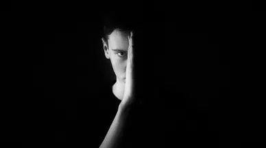 Sessiz görünüyorlar ama içleri fırtına: Karanlık yönleriyle şaşırtan burçlar