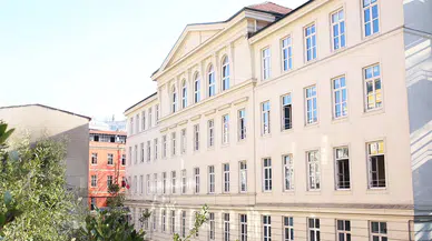 Özel İtalyan Lisesi'nde İtalyan'a 350 bin, Türk öğretmene 65 bin maaş!