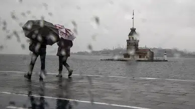 İstanbul’da hava bir anda değişiyor: AKOM’dan “şiddetli sağanak" uyarısı