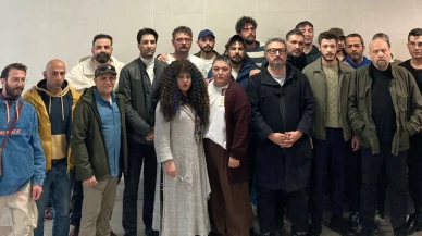 Oyuncular Sendikası'ndan birçok isim Cem Yiğit Üzümoğlu'na destek için Çağlayan Adliyesi'ndeydi