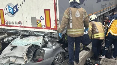 Kuzey Marmara Otoyolu gişelerinde feci kaza: Otomobil TIR'ın altına girdi, 4 kişi hayatını kaybetti