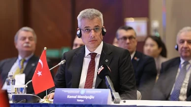 Sağlık Bakanı Memişoğlu'ndan, tepki çeken "normal doğum" pankartı hakkında açıklama