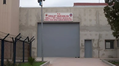 DEM Parti heyeti, teröristbaşı Abdullah Öcalan ile görüşmek üzere İmralı Adası'na gitti