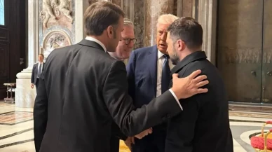 Papa Franciscus’un cenaze töreninde bir araya gelen dünya liderlerinden savaş ve barış görüşmesi