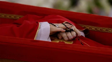 Papa Francis'in cenazesi 26 Nisan'da Aziz Petrus Meydanı'nda: Cenazeye kimler katılacak?
