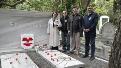 Muhsin Ertuğrul kabri başında anıldı