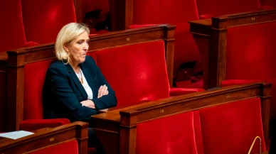 Yolsuzluktan suçlu bulunan aşırı sağcı Fransız siyasetçi Le Pen cumhurbaşkanı adayı olamayacak!